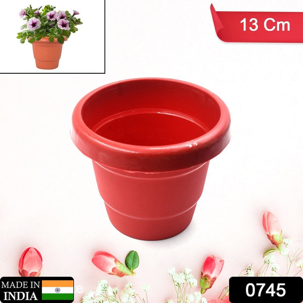 13 cm plastic plant container, heavy-duty, for indoor or outdoor decor, sold GetSetly.